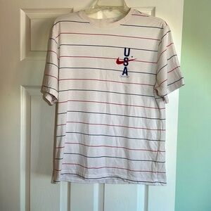 Men’s The Nike Tee Striped “USA” shirt (M)
